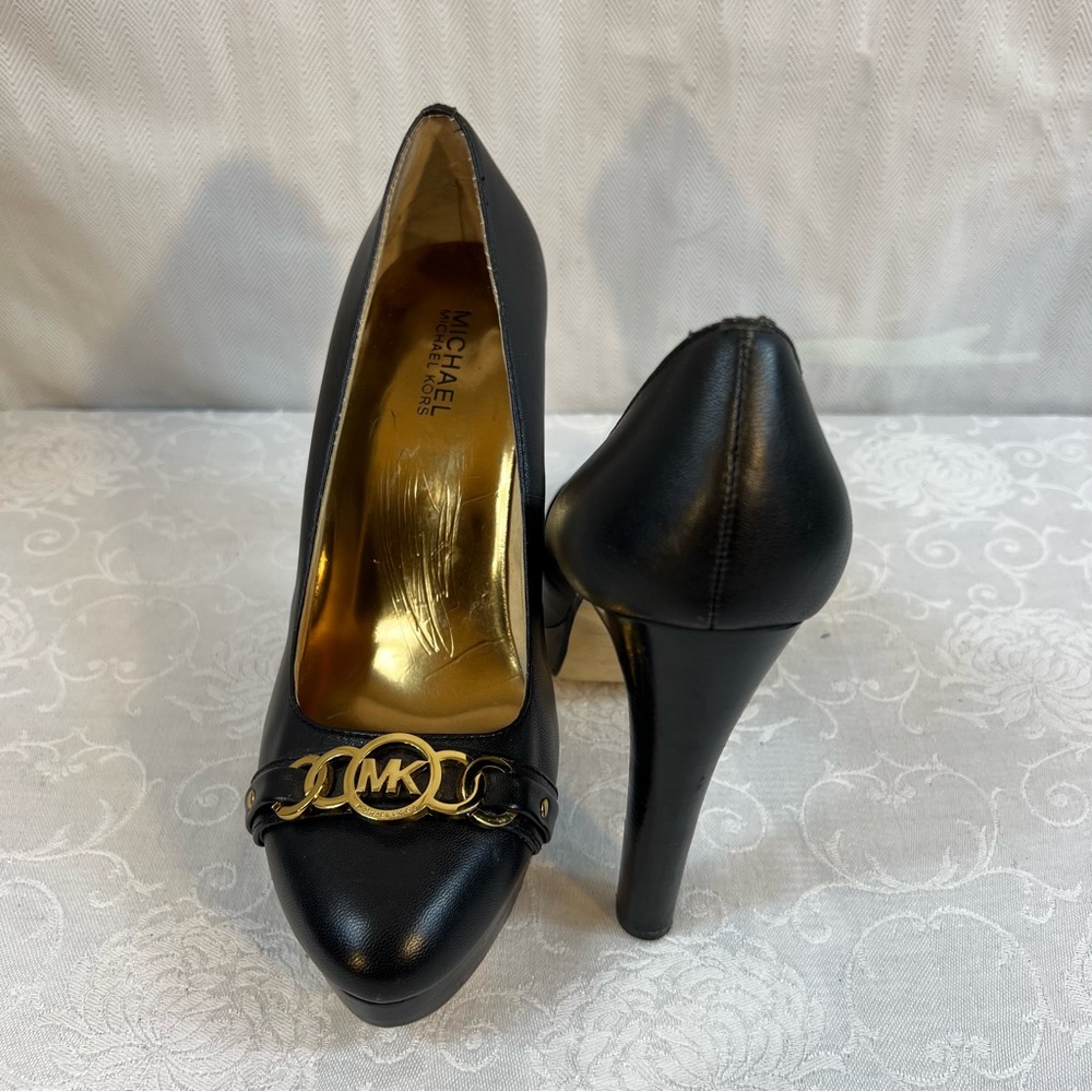 Michael Kors Navy Blue Leather Hamilton Gold Logo 5” Heel Platform Pumps 9 M